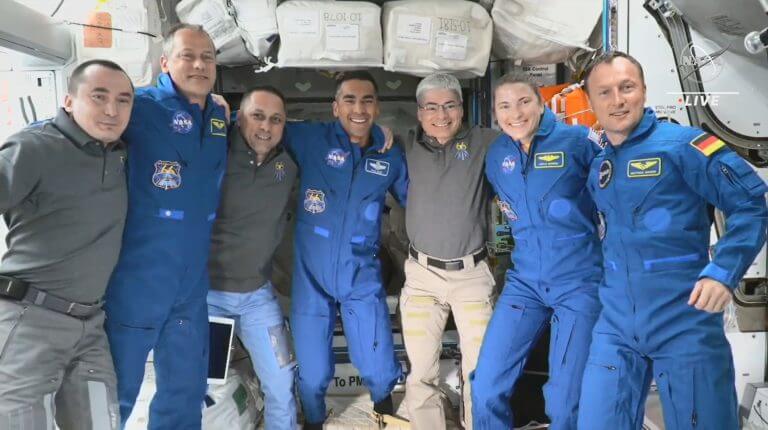 NASA ESA Crew-3 Astronauts Dock at Space Station with SpaceX Crew Dragon Endurance_621d51259ea50.jpeg