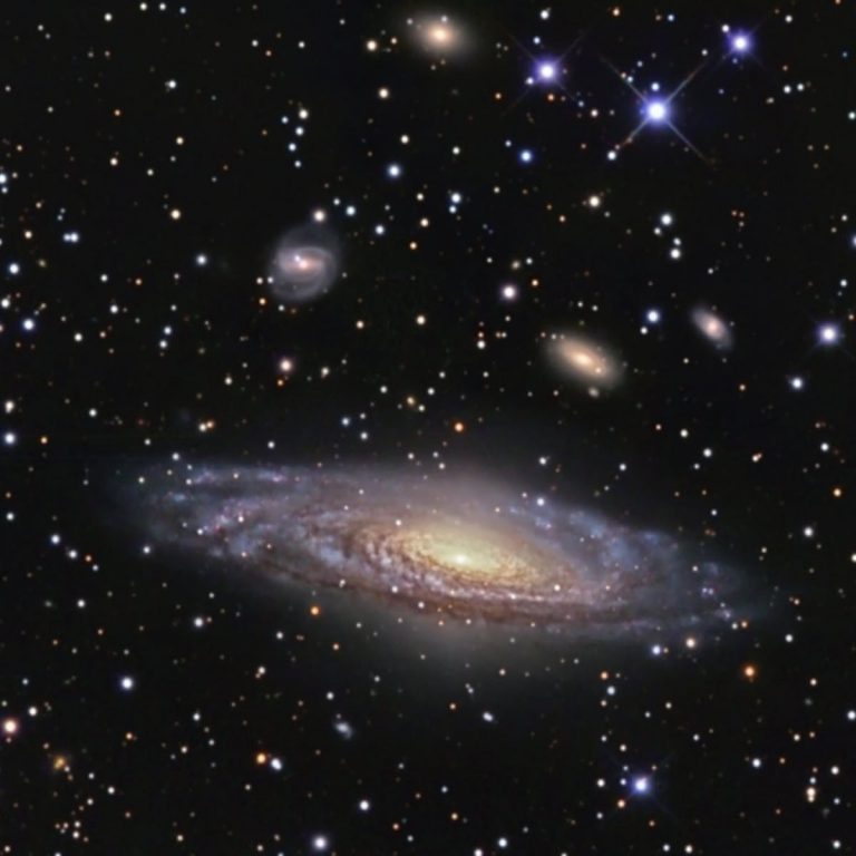 At cosmic noon, puffy galaxies make stars for longer_621e3b0388f4a.jpeg