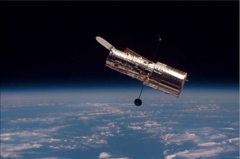 Hubble passes 1-billion-second mark_621e77b52dac9.jpeg