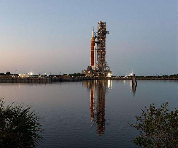 NASA rolls out its mega Moon rocket_623484bb89e39.jpeg