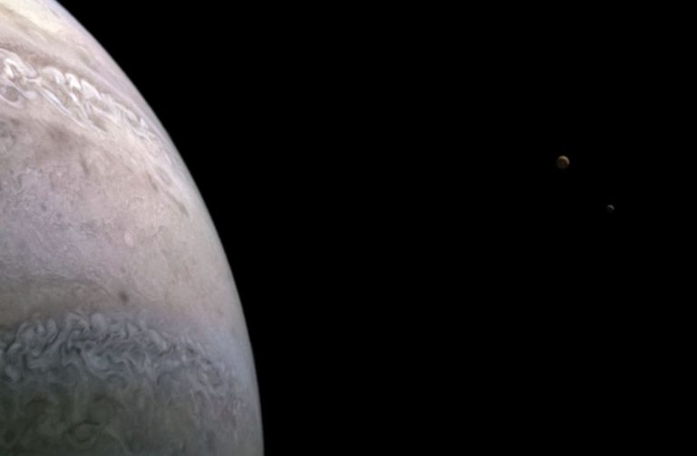 NASA spacecraft snaps gorgeous new photo of Jupiter’s moons Io and Europa_62387fa0d1671.jpeg