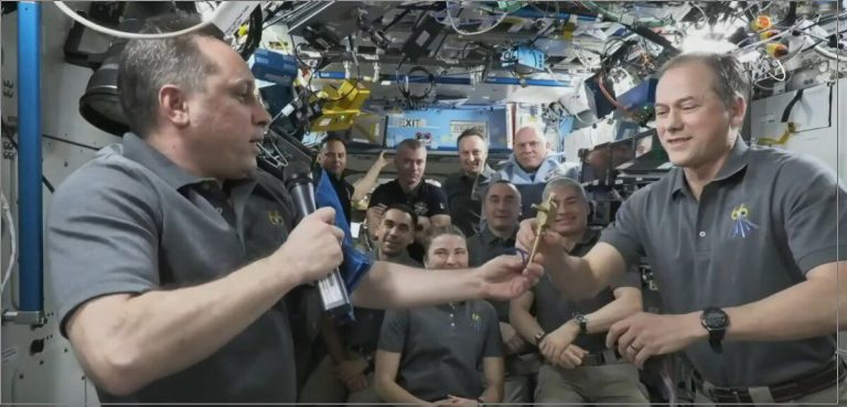 Russian cosmonaut hands over space station command as NASA astronaut bids farewell_62447db60bed8.jpeg