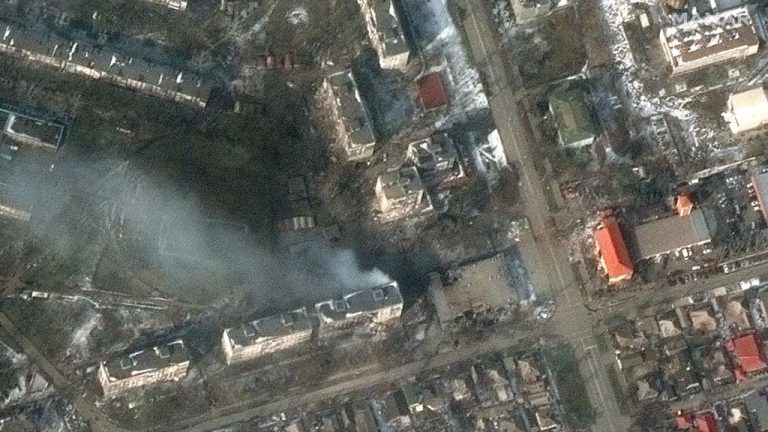 Satellite images show fires and rubble in Mariupol after devastating Russian attack_6231e95433467.jpeg