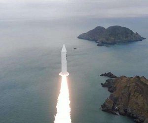 South Korea tests first solid-fuel rocket in wake of North Korea ICBM launch_6245a8fc19def.jpeg