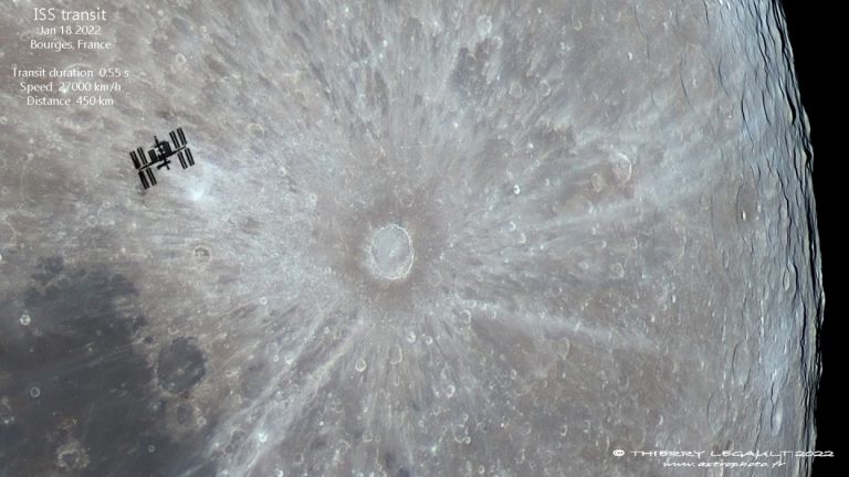 Stunning photo captures space station crossing the moon in jaw-dropping detail_621e761271280.jpeg