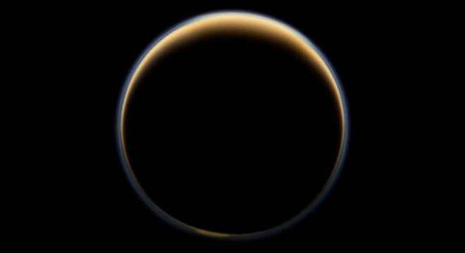 Titan's atmosphere recreated in an Earth laboratory