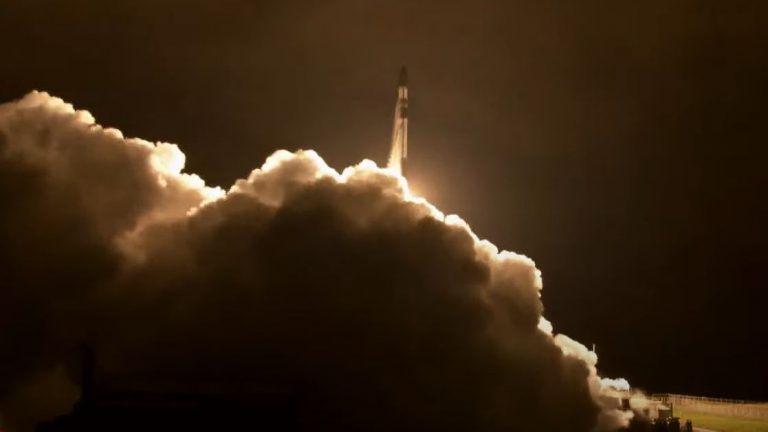 Rocket Lab launches 2 BlackSky Earth-observing satellites into orbit_624af6d1d6b35.jpeg