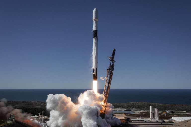 Watch SpaceX launch a US spy satellite and land a rocket today_625d64ca0b667.jpeg