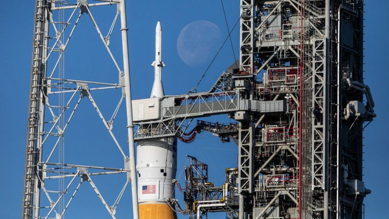 Why NASA unexpectedly halted a major moon rocket test_624ee45413a69.jpeg