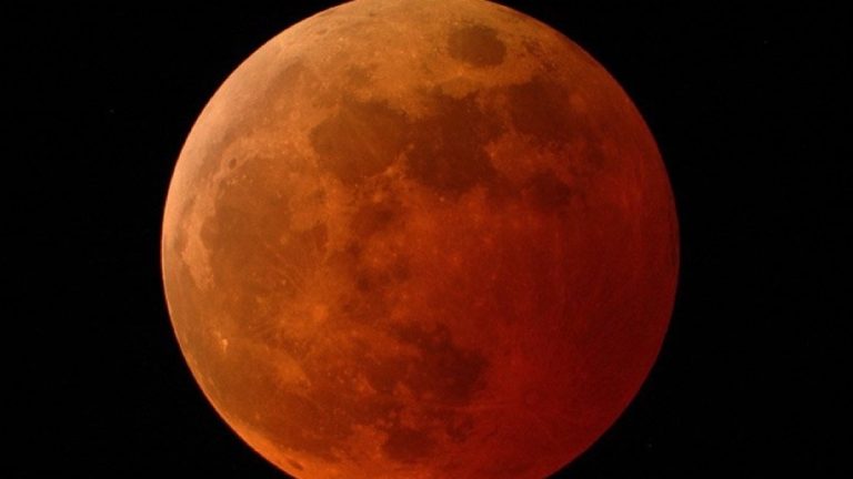 How to see an eerie, red moon in the sky this weekend_627bb82a2405f.jpeg