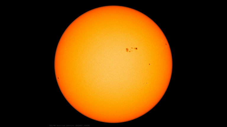 A giant sunspot the size of 3 Earths is facing us right now_62b466c409869.png