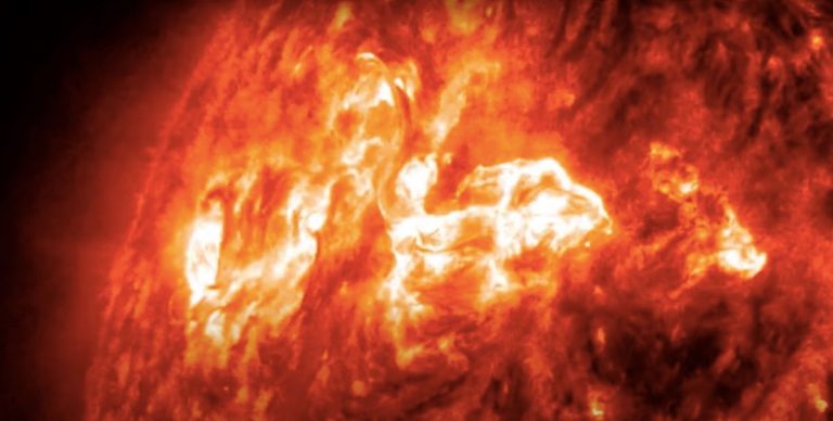 A long solar flare just erupted from the sun and the video is stunning_62a88920a5ff9.jpeg