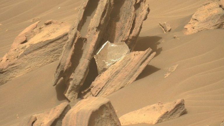 A NASA rover just found trash on Mars_62ab2d9702f77.jpeg