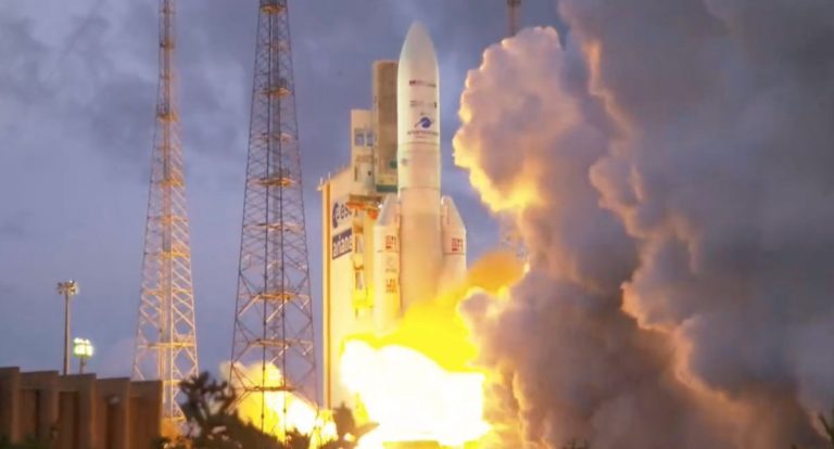 Ariane 5 rocket launches 2 communications satellites to orbit from South America_62b4669cee9f6.jpeg