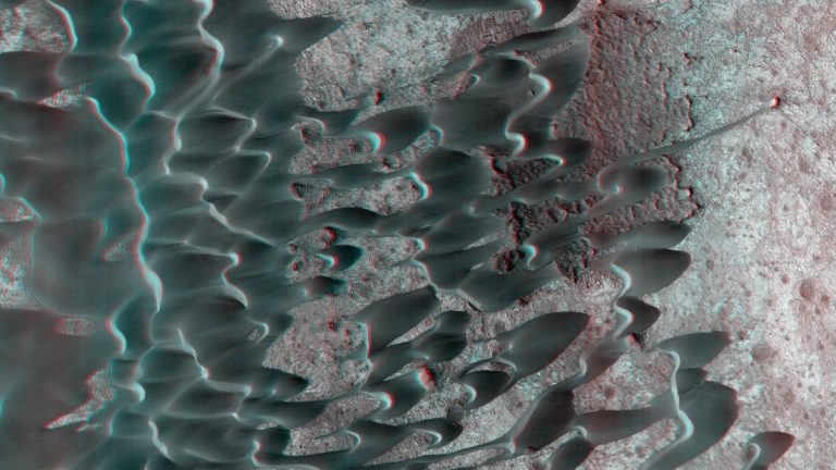 Striking dunes on Mars boast a complex formation history_629f4e7f8dd3f.jpeg