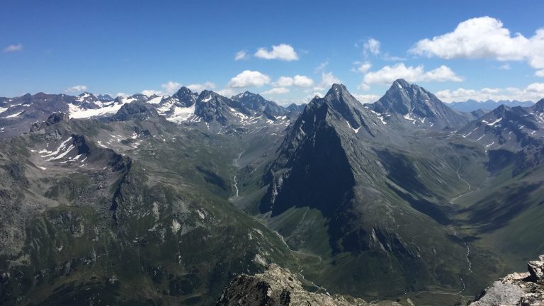 The consequences of climate change in the Alps are visible from space_629a088708800.jpeg