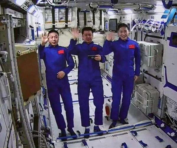 Chinese astronauts set up new lab on space station_62de96e1d8156.jpeg