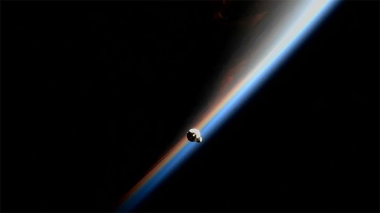 Dragon capsule docks with space station on SpaceX’s 25th cargo mission_62d55ce2beea4.jpeg