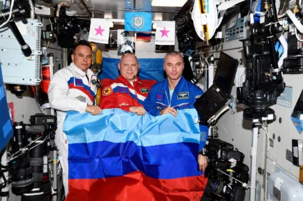 Russian cosmonauts spread anti-Ukraine propaganda from space station_62c58ba81a5ac.jpeg