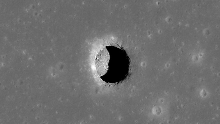 The moon’s strange warm pits may be the most pleasant place for astronauts_62e3dd0007f04.jpeg