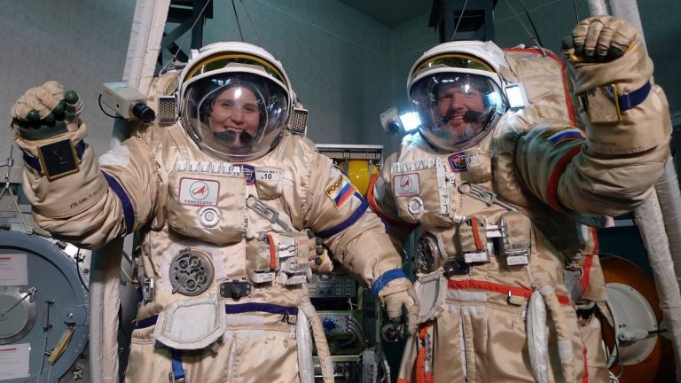 Watch a Russian cosmonaut and 1st European female spacewalker work outside the International Space Station today_62d95130c54bb.jpeg