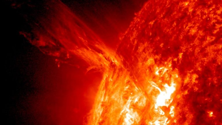 Could a solar storm ever destroy Earth?_630e057e5c9c1.jpeg