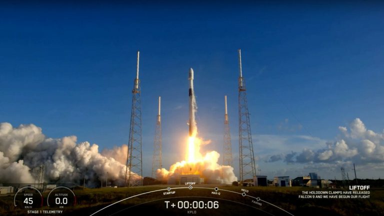 SpaceX just launched South Korea’s first mission to the Moon_62ed189646104.jpeg