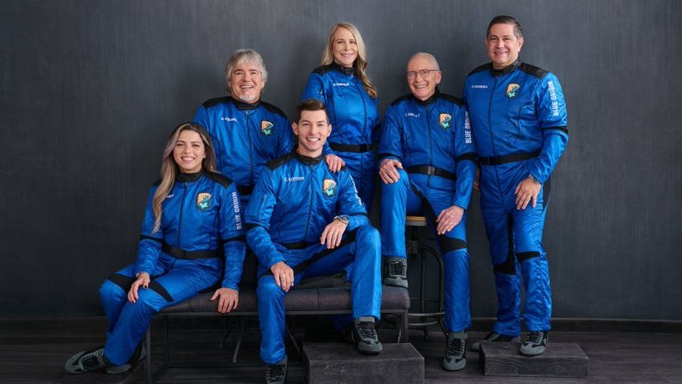 Watch Blue Origin launch 6 people to suborbital space today_62ebc5f08c47d.jpeg