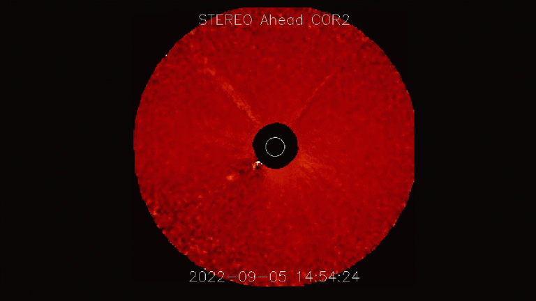 2nd huge eruption from the sun hammers Venus_6319e819305a3.gif