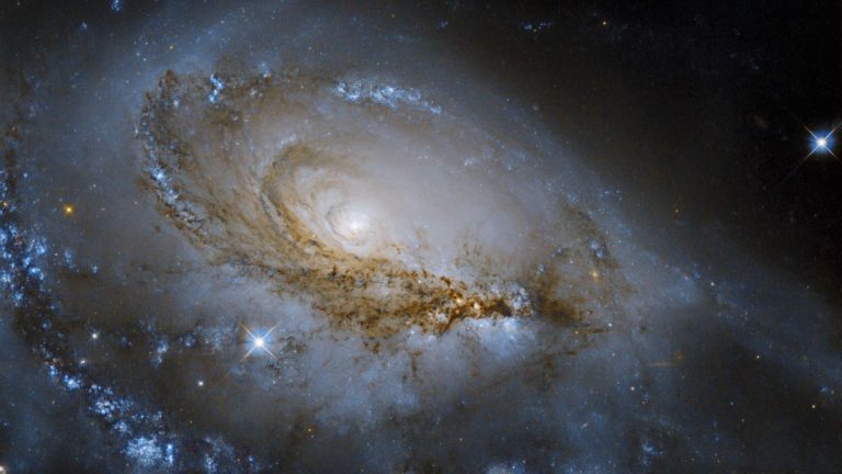 This spiral galaxy photo from the Hubble Space Telescope is just spectacular_632473ea9a49c.jpeg