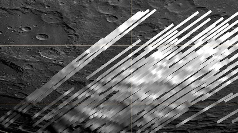 Water on the moon is present even outside of dark craters, study confirms_6310b09b58dd6.jpeg