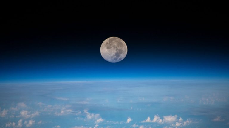 NASA finds Earth’s moon didn’t need hundreds of years to form. Try hours._6341789cc55ad.jpeg