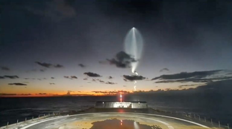 SpaceX rocket launch spawns spectacular ‘jellyfish’ in the sky (video, photos)_63495e0da029f.jpeg