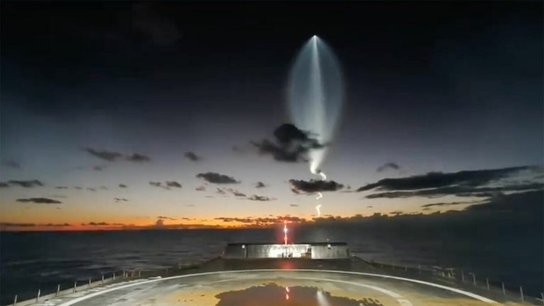 Stunning droneship footage captures Falcon 9 launch and landing_6346beab3fdeb.jpeg