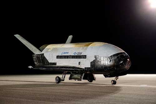 Boeing X-37B Lands in Florida After 908-day Mission_6372372b705f6.jpeg