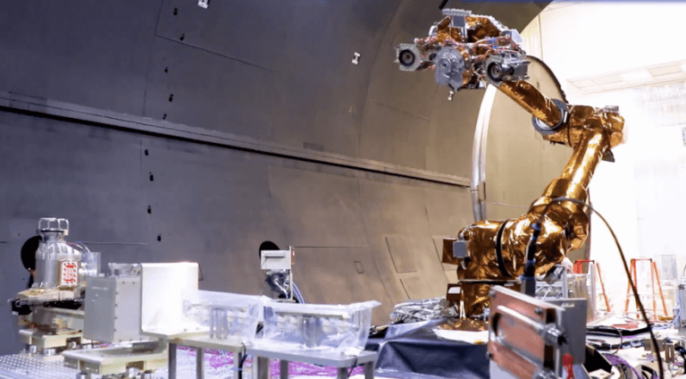 DARPA’s robot could start servicing satellites in 2025_636b9fbcea5f3.png