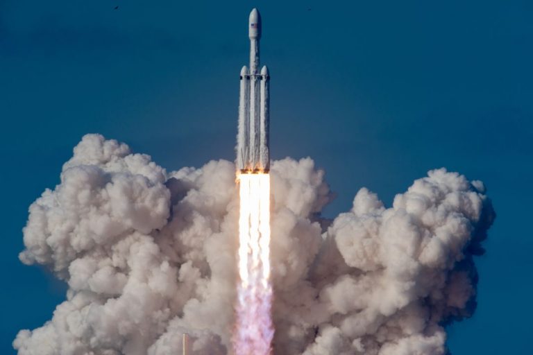 SpaceX Falcon Heavy launch today will create double sonic booms_636118ec9b88c.jpeg