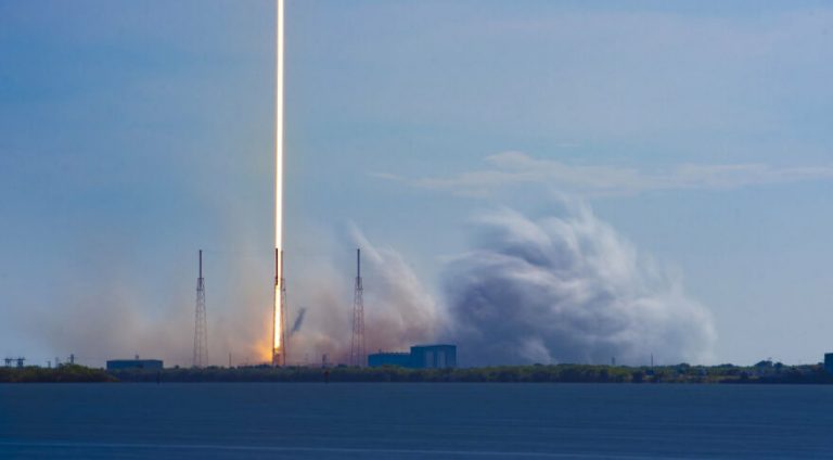 SpaceX rolls out new business line focused on military satellite services_638c953bb9438.jpeg