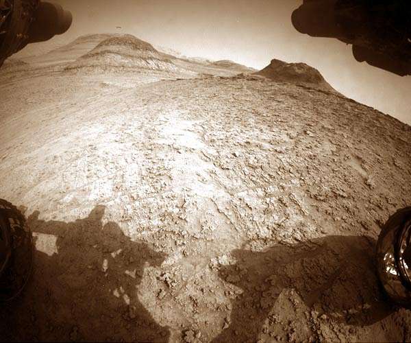 A New Year on Mars and a Brand-New Workspace: Sols 3702-3704_63b57b5aa70b2.jpeg