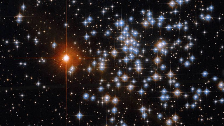 Hubble captures dazzling star cluster that may soon disperse_63e8e37425347.jpeg