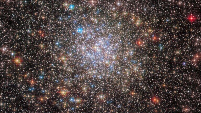 Hubble Space Telescope captures chaotic globular cluster near Milky Way’s core_63de5759eb3a9.jpeg