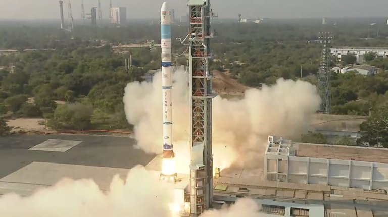 India’s new rocket flies 1st successful mission, delivering 3 satellites to orbit_63e640a11bd1b.jpeg