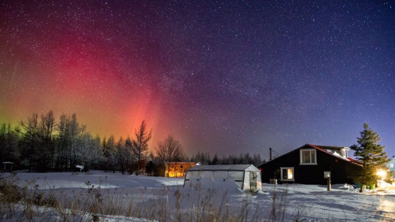 Rare red auroras explode over America’s and Europe’s north, and more are on their way_63f0cc94d7a1b.jpeg