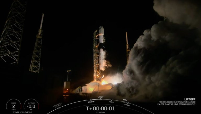 SpaceX launches 55 Starlink satellites, lands rocket on ship at sea_63e8e39f7dd35.jpeg