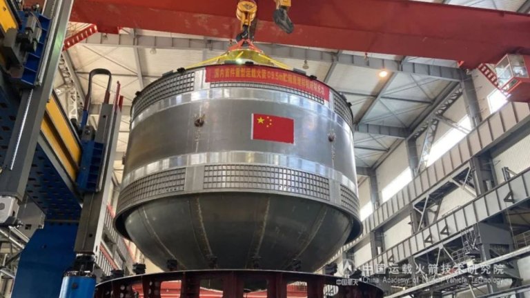 China builds huge propellant tank for massive future rocket (photos)_640887fcae8b6.jpeg