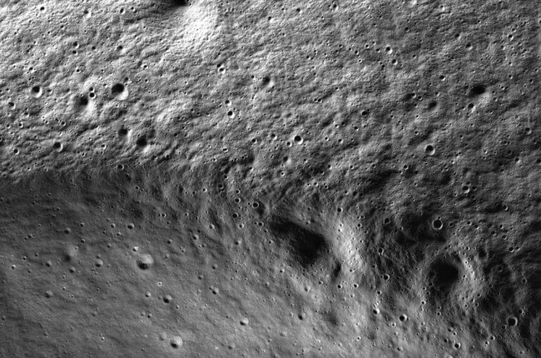 South Korean probe’s NASA moon camera illuminates dark lunar crater (photo)_641b2d15067cc.jpeg