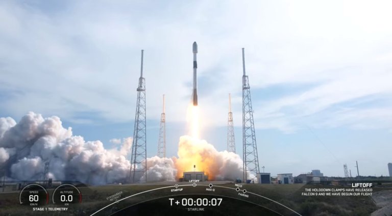 SpaceX launches 56 Starlink satellites, lands rocket at sea (video)_642577e624f73.jpeg