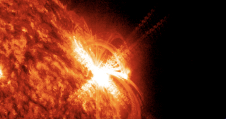 Sun unleashes powerful X2-class flare (video)_640341897607d.png