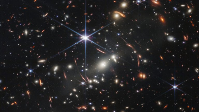 How do we know how far away and early in the universe galaxies are?_643aab4fcb433.jpeg