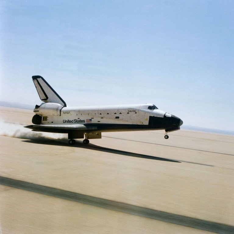 On This Day In Space: April 14, 1981: 1st space shuttle mission lands_64395971a7f75.jpeg